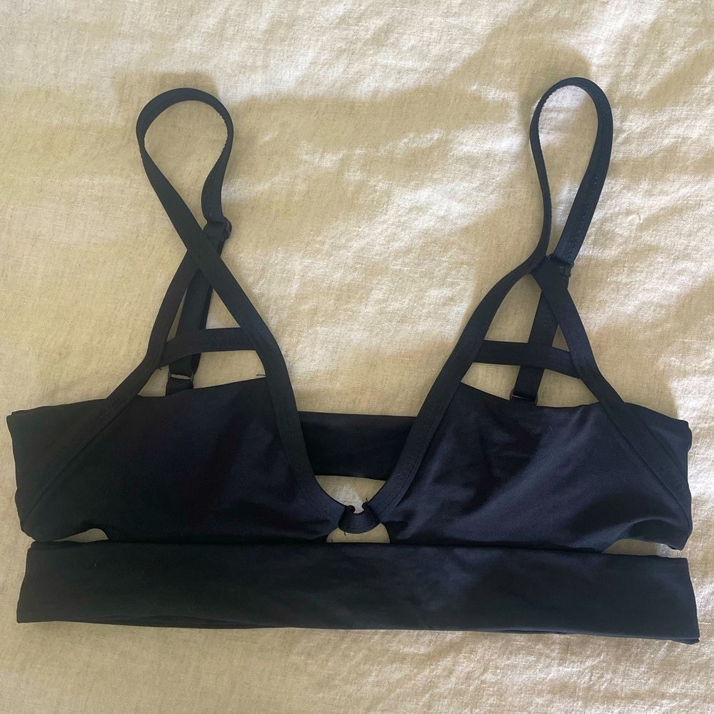 Tavik bikini top (looks SO good on small b**bs!)
